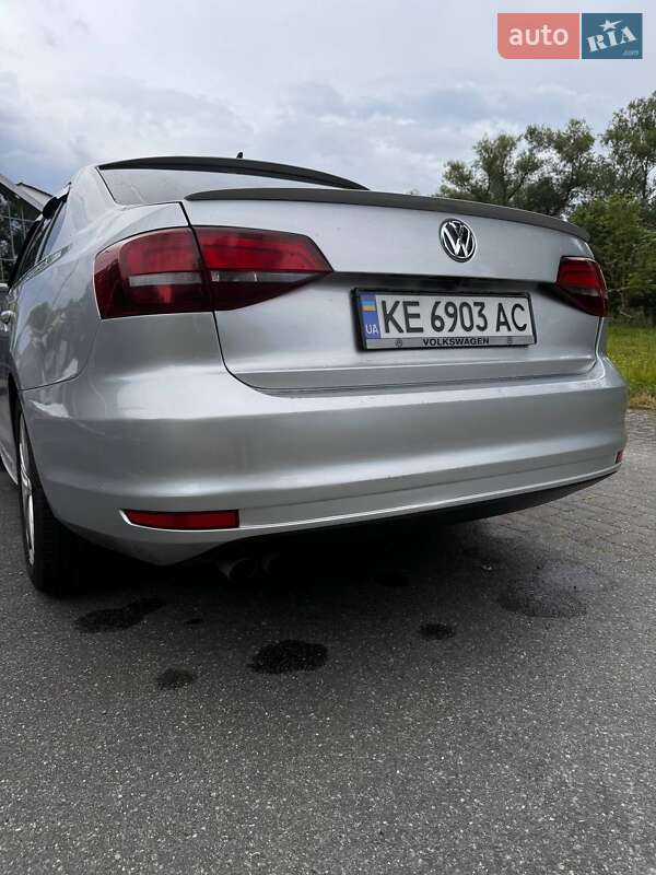 Седан Volkswagen Jetta 2015 в Кривом Роге
