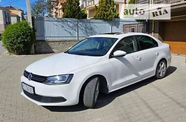 Седан Volkswagen Jetta 2013 в Ужгороді