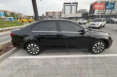 Седан Volkswagen Jetta 2014 в Львове