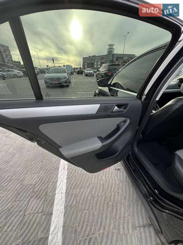 Седан Volkswagen Jetta 2014 в Львове фото 20 Седан Volkswagen Jetta 2014 в Львове