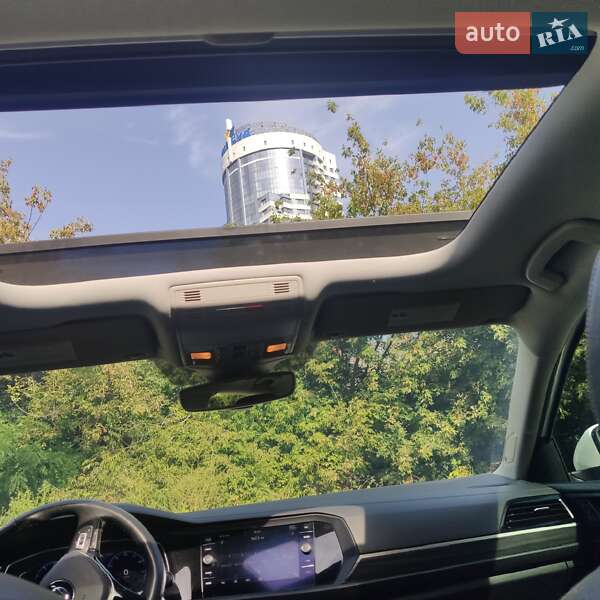 Седан Volkswagen Jetta 2019 в Києві