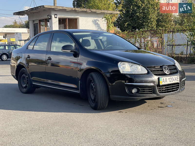 Седан Volkswagen Jetta 2006 в Чернігові