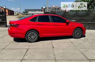 Седан Volkswagen Jetta 2019 в Киеве