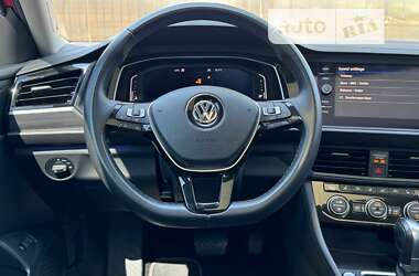 Седан Volkswagen Jetta 2019 в Киеве