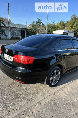 Седан Volkswagen Jetta 2012 в Турбовом