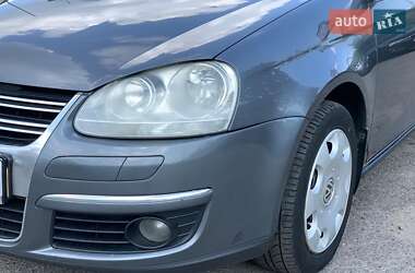 Седан Volkswagen Jetta 2009 в Виннице