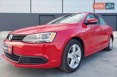 Седан Volkswagen Jetta 2013 в Львове