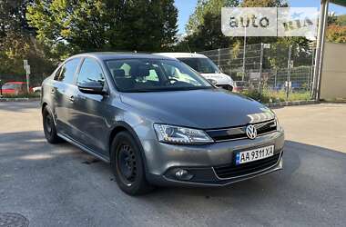 Седан Volkswagen Jetta 2013 в Києві