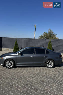 Седан Volkswagen Jetta 2016 в Киеве