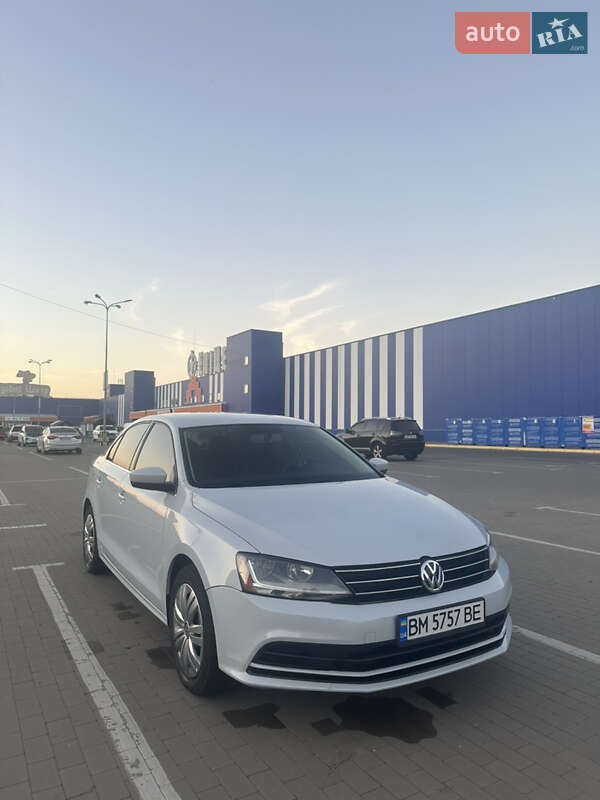 Седан Volkswagen Jetta 2016 в 