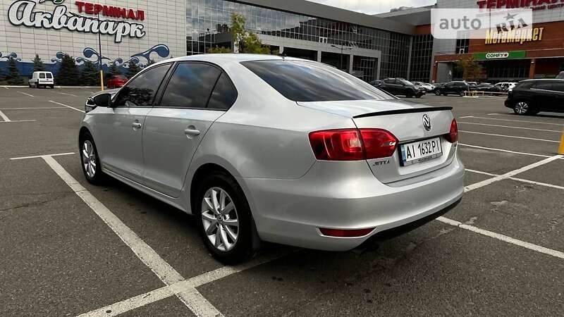 Седан Volkswagen Jetta 2012 в Києві фото 6 Седан Volkswagen Jetta 2012 в Києві