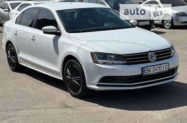 Седан Volkswagen Jetta 2017 в Києві