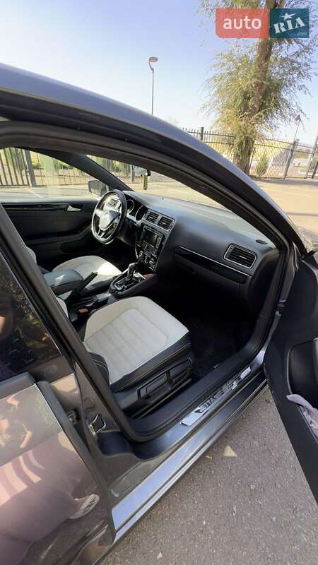 Седан Volkswagen Jetta 2014 в Кривом Роге