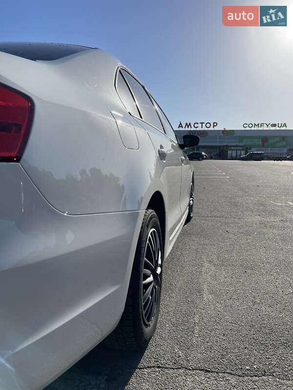 Седан Volkswagen Jetta 2013 в Запорожье фото 8 Седан Volkswagen Jetta 2013 в Запорожье