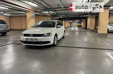 Седан Volkswagen Jetta 2014 в Киеве