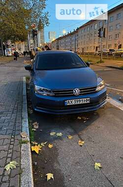 Седан Volkswagen Jetta 2016 в Харькове