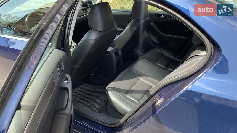 Седан Volkswagen Jetta 2014 в Киеве