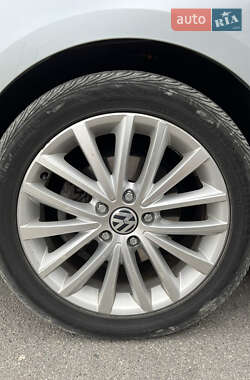 Седан Volkswagen Jetta 2015 в 