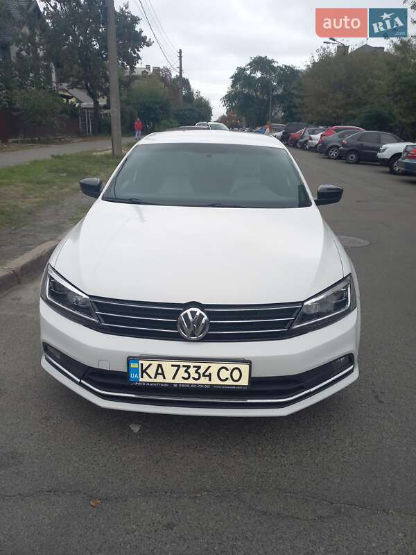 Седан Volkswagen Jetta 2016 в Києві