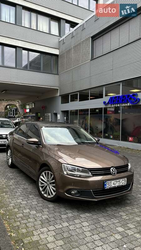 Седан Volkswagen Jetta 2012 в Львове