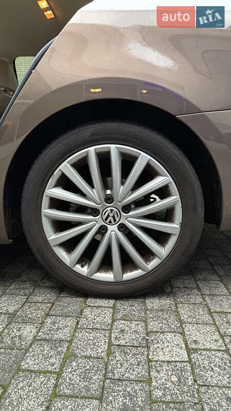 Седан Volkswagen Jetta 2012 в Львове