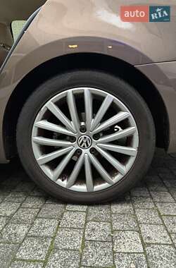 Седан Volkswagen Jetta 2012 в 