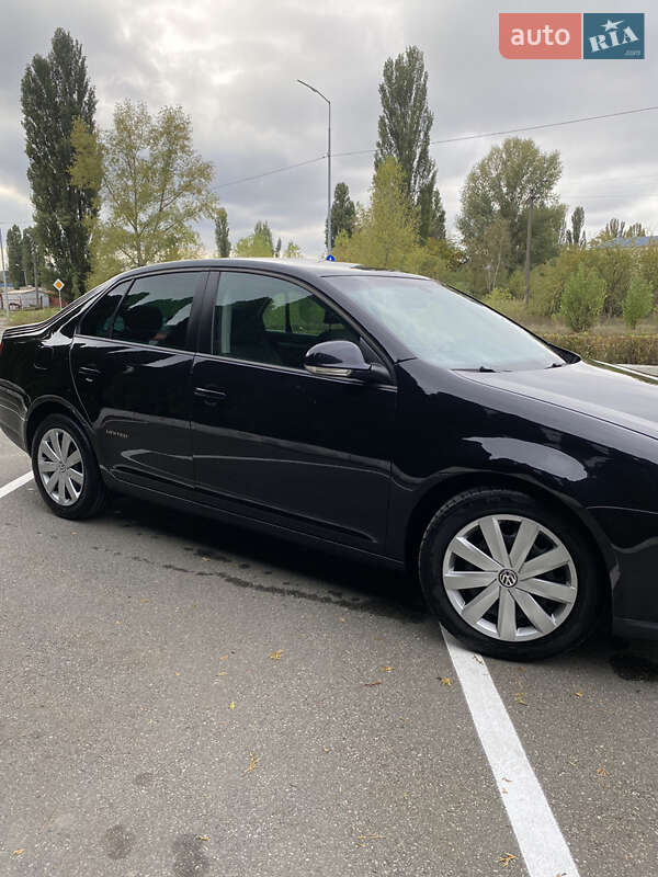 Седан Volkswagen Jetta 2008 в Володимирці