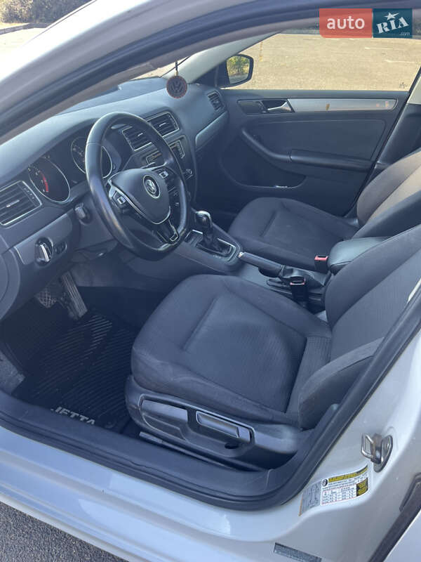 Седан Volkswagen Jetta 2016 в Кривому Розі