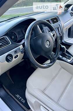 Седан Volkswagen Jetta 2011 в Новояворівську