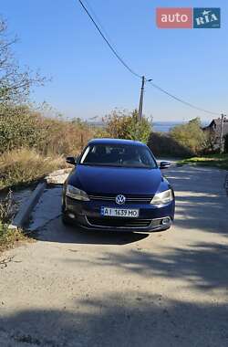 Седан Volkswagen Jetta 2012 в Києві