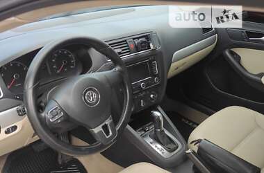 Седан Volkswagen Jetta 2011 в Кривом Роге