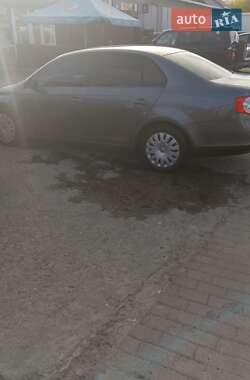 Седан Volkswagen Jetta 2005 в 