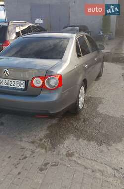 Седан Volkswagen Jetta 2005 в 