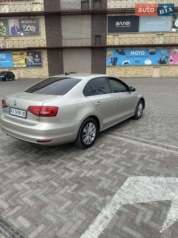 Седан Volkswagen Jetta 2014 в Харькове