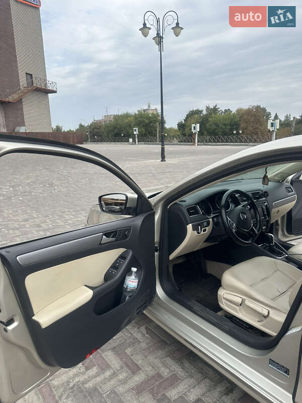 Седан Volkswagen Jetta 2014 в Харькове