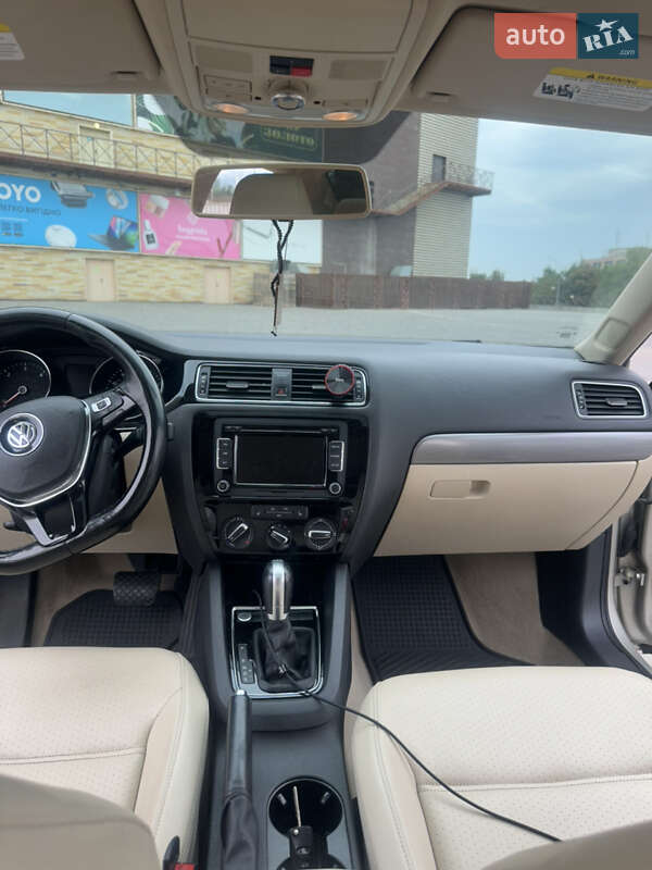 Седан Volkswagen Jetta 2014 в Харькове