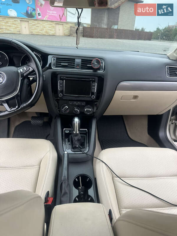 Седан Volkswagen Jetta 2014 в Харькове