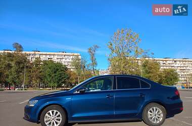 Седан Volkswagen Jetta 2014 в 