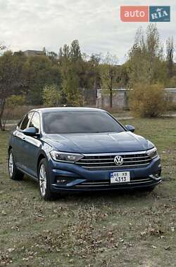 Седан Volkswagen Jetta 2018 в 