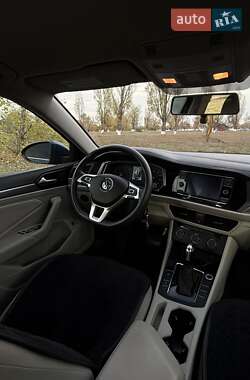 Седан Volkswagen Jetta 2018 в 