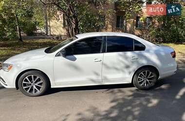 Седан Volkswagen Jetta 2015 в Черкасах