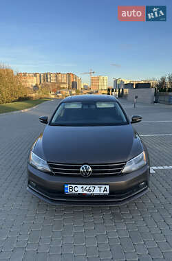 Седан Volkswagen Jetta 2014 в Львові