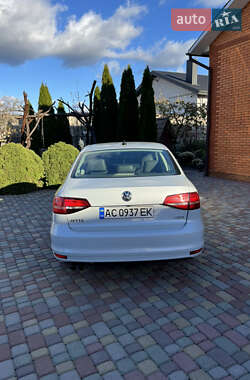 Седан Volkswagen Jetta 2017 в 