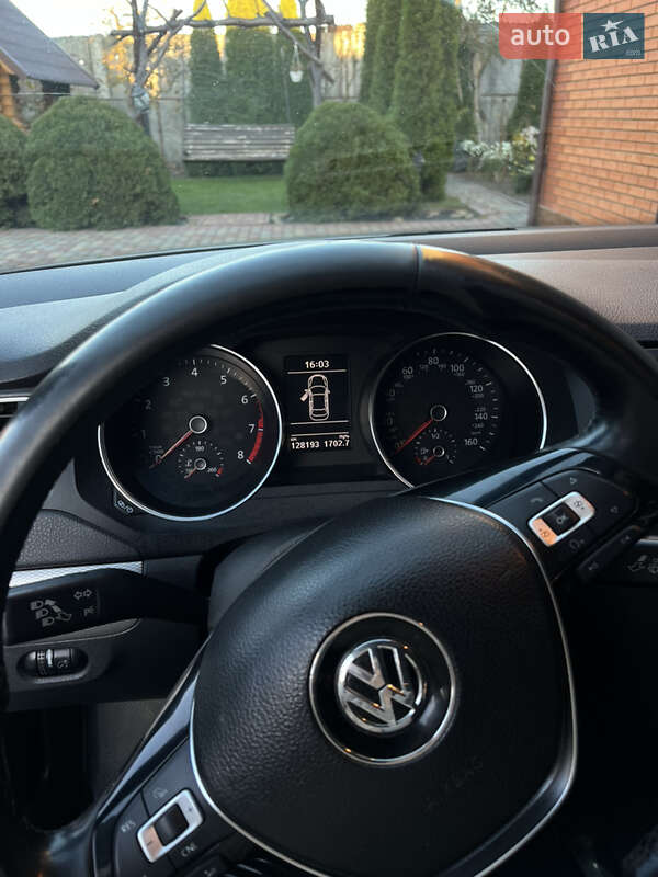 Седан Volkswagen Jetta 2017 в Луцьку