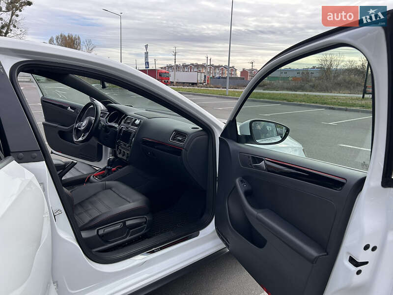 Седан Volkswagen Jetta 2016 в Киеве фото 10 Седан Volkswagen Jetta 2016 в Киеве
