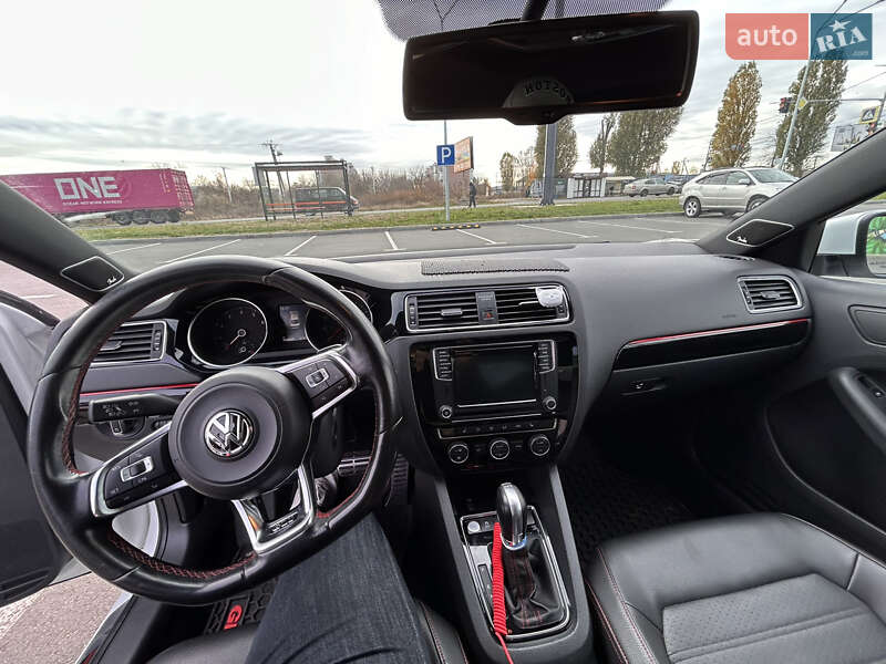Седан Volkswagen Jetta 2016 в Киеве фото 12 Седан Volkswagen Jetta 2016 в Киеве