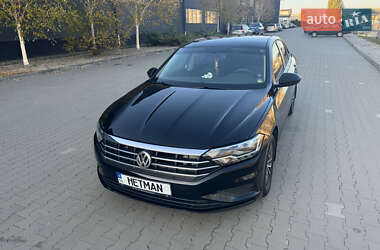 Седан Volkswagen Jetta 2019 в 