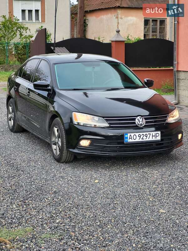 Седан Volkswagen Jetta 2015 в Перечині