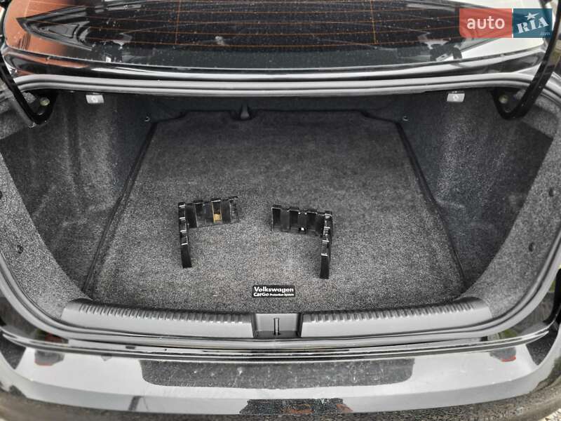 Седан Volkswagen Jetta 2015 в Перечині