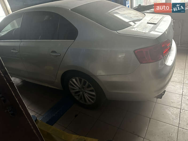 Седан Volkswagen Jetta 2011 в Києві